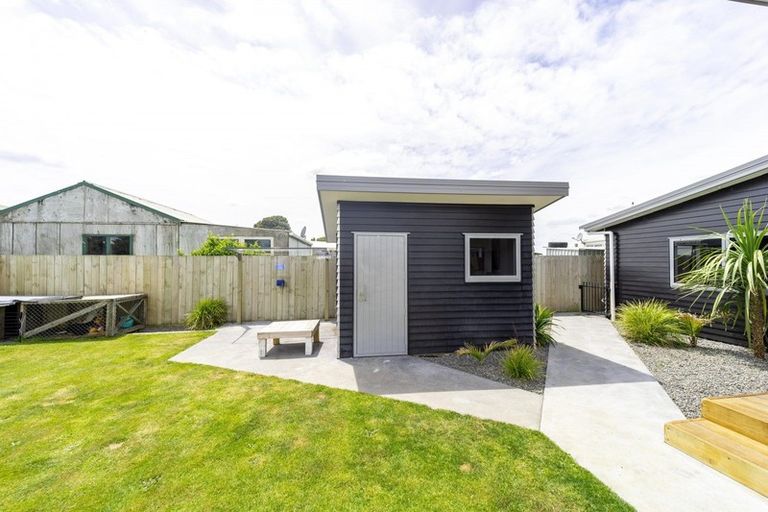 Photo of property in 3 Kamahi Street, Castlecliff, Whanganui, 4501
