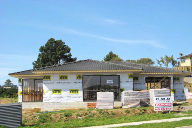 Photo of property in 72 Karamea Street, Whalers Gate, New Plymouth, 4310