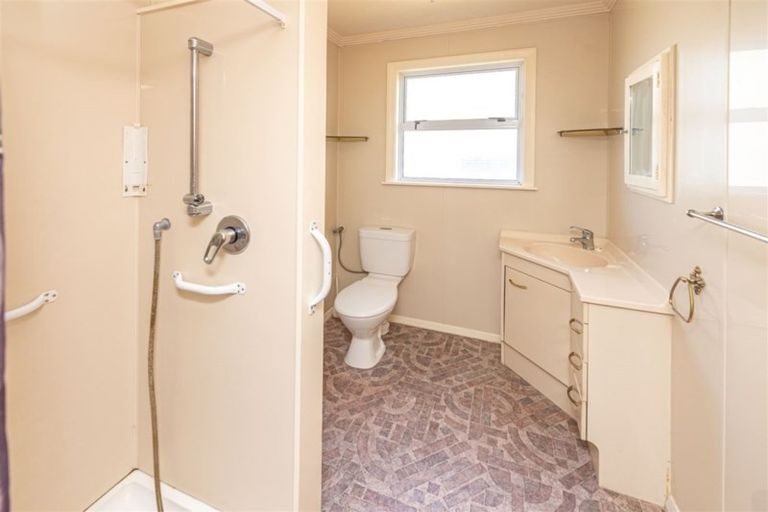 Photo of property in 93 Karaka Street, Castlecliff, Whanganui, 4501