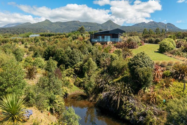 Photo of property in 1801 Mangorei Road, Mangorei, New Plymouth, 4371