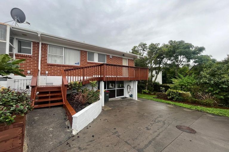 Photo of property in 4/305 Great North Road, Henderson, Auckland, 0612