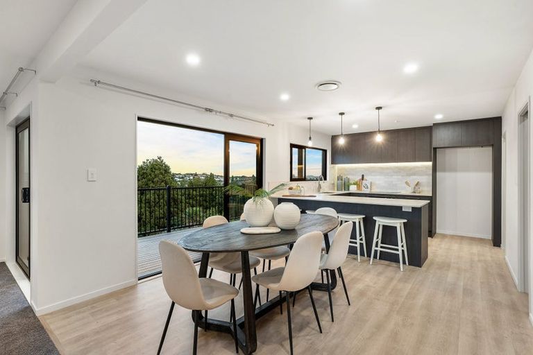 Photo of property in 15 Mcdowell Crescent, Hillcrest, Auckland, 0627