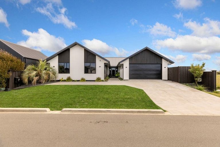 Photo of property in 55 Te Hurunui Drive, Pegasus, 7612