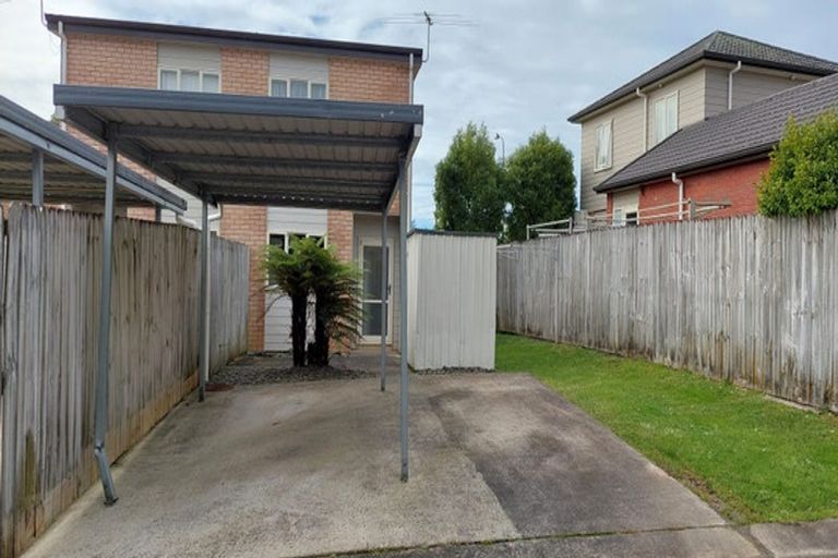Photo of property in 10 Rosandich Drive, Sunnyvale, Auckland, 0612