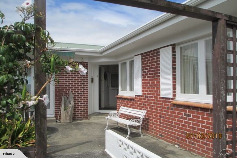 Photo of property in 71a Litten Road, Cockle Bay, Auckland, 2014