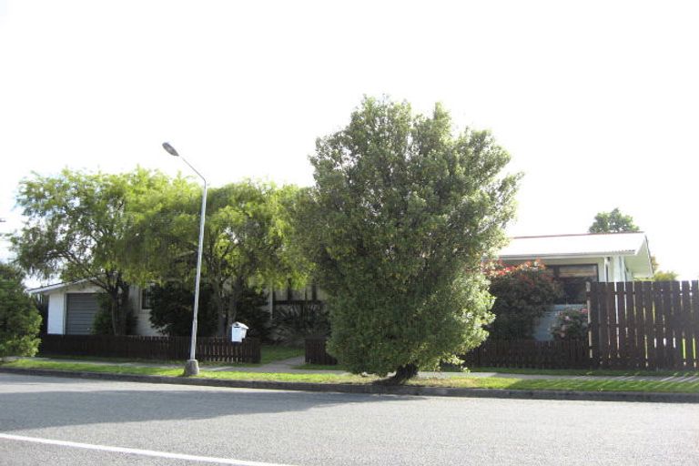 Photo of property in 1 Buss Street, Rangiora, 7400