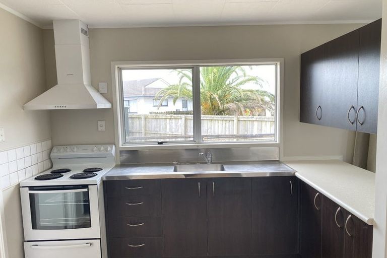 Photo of property in 38 Silverstone Place, Henderson, Auckland, 0612
