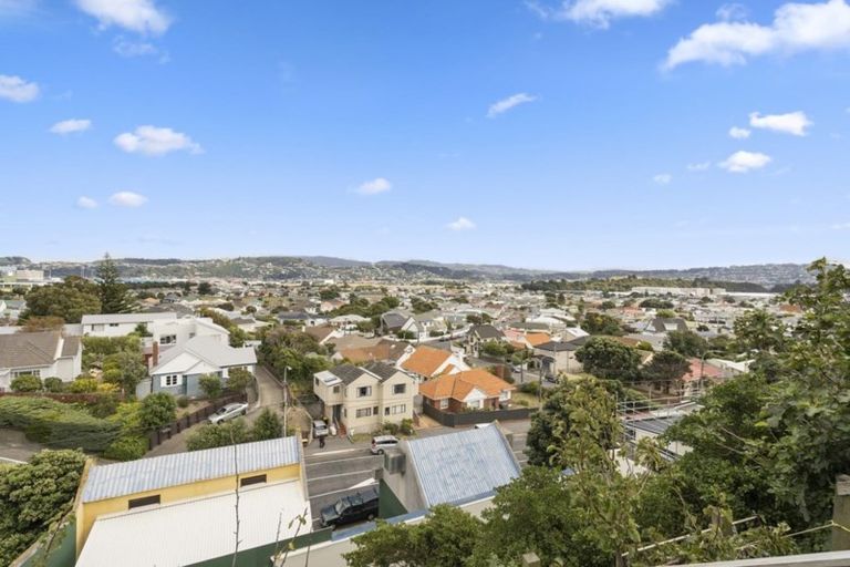 Photo of property in 24 Westview Grove, Miramar, Wellington, 6022