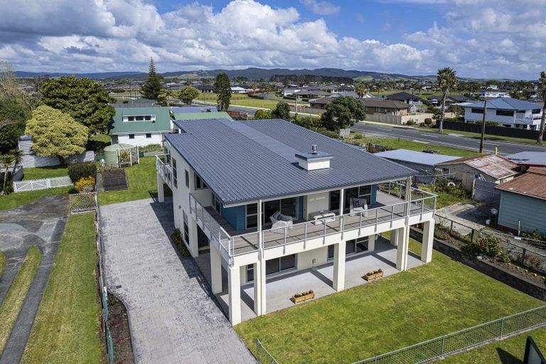 Photo of property in 2 Graham Street, One Tree Point, 0118