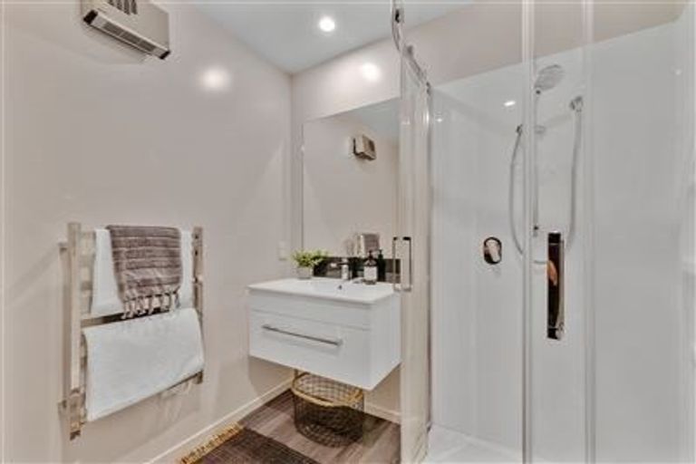 Photo of property in 2/90 Bishop Street, St Albans, Christchurch, 8014