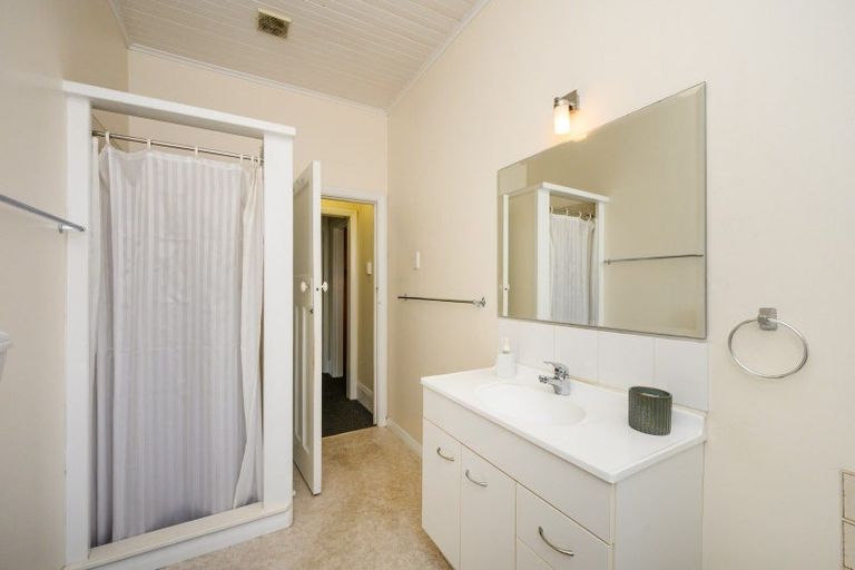 Photo of property in 19 Beresford Street, Takaro, Palmerston North, 4410