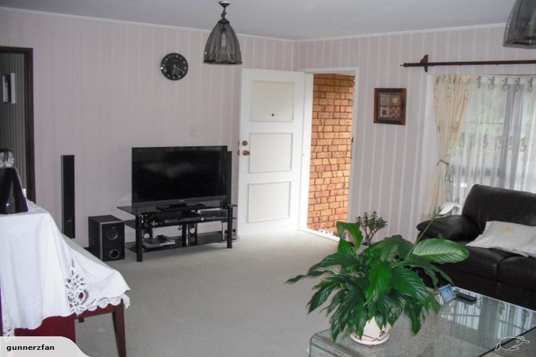 Photo of property in 1/150a Prince Regent Drive, Half Moon Bay, Auckland, 2012