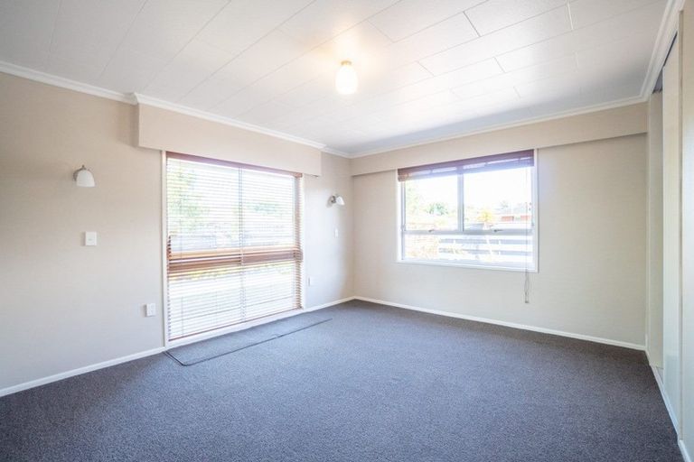 Photo of property in 16 Te Punga Place, Awapuni, Palmerston North, 4412