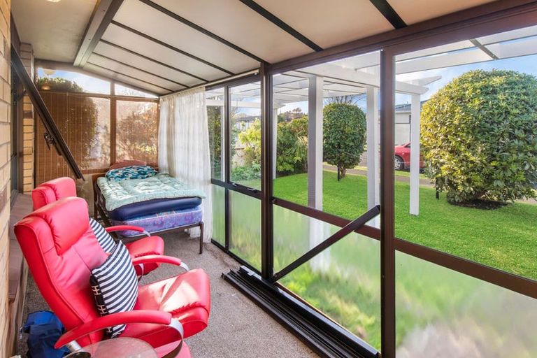 Photo of property in 12 Warwick Place, Springvale, Whanganui, 4501