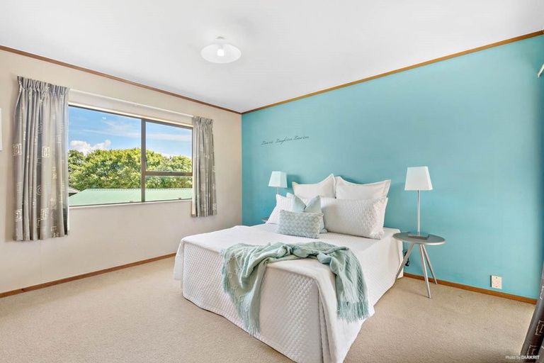 Photo of property in 131 Chivalry Road, Glenfield, Auckland, 0629