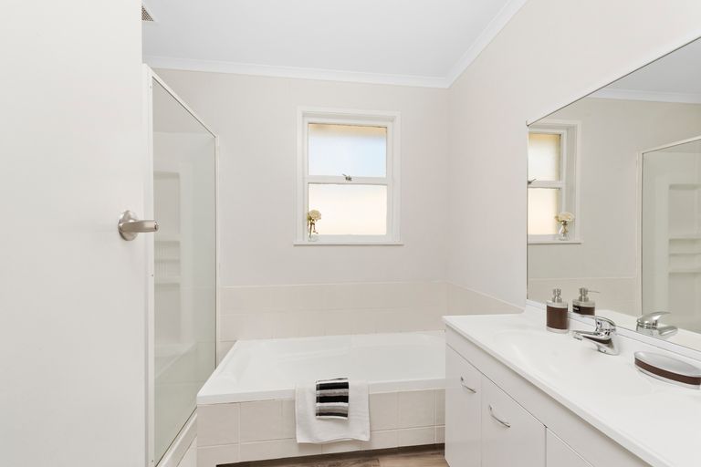 Photo of property in 24a Lynwood Place, Brookfield, Tauranga, 3110