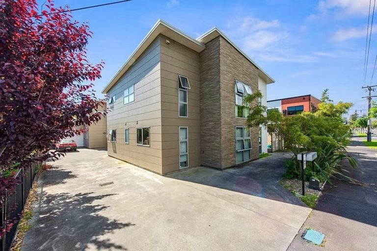 Photo of property in 2/167 Knighton Road, Hillcrest, Hamilton, 3216