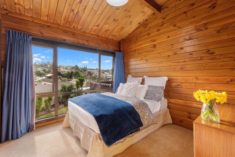 Photo of property in 34 Archers Road, Glenfield, Auckland, 0629