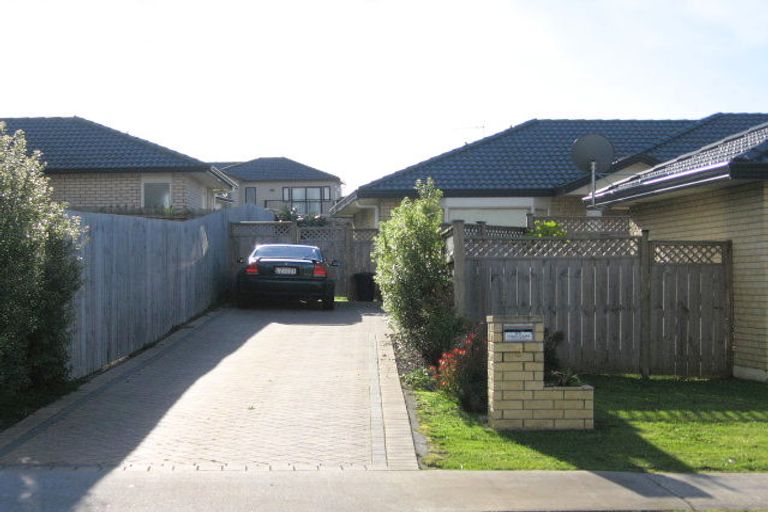 Photo of property in 5 Ballydonegan Rise, East Tamaki, Auckland, 2013