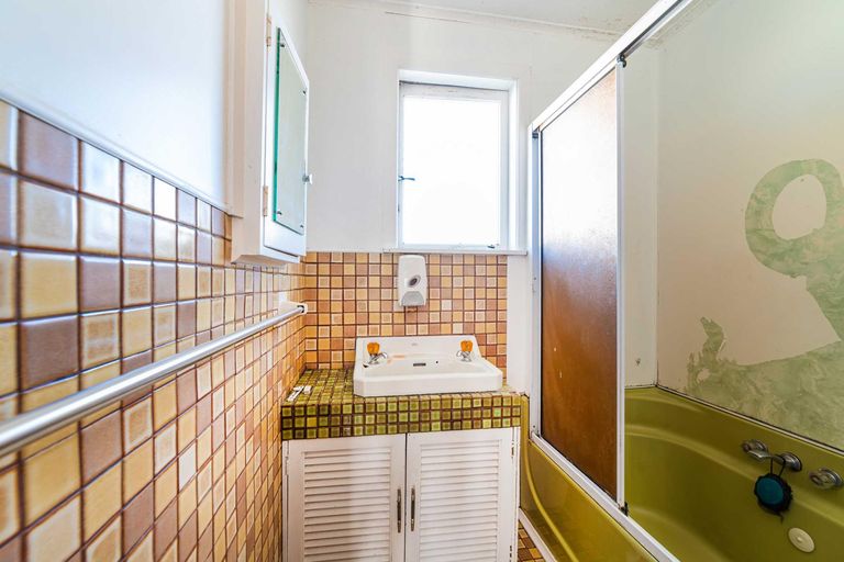 Photo of property in 124 Gloucester Road, Manurewa, Auckland, 2102