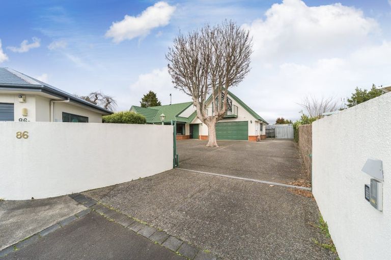 Photo of property in 86 Pahiatua Street, Hokowhitu, Palmerston North, 4410