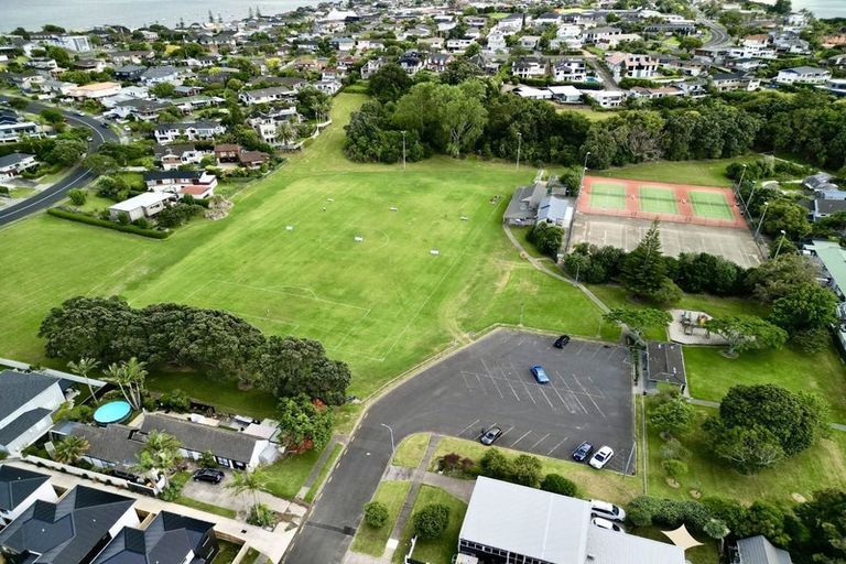 Photo of property in 6b Jern Place, Eastern Beach, Auckland, 2012