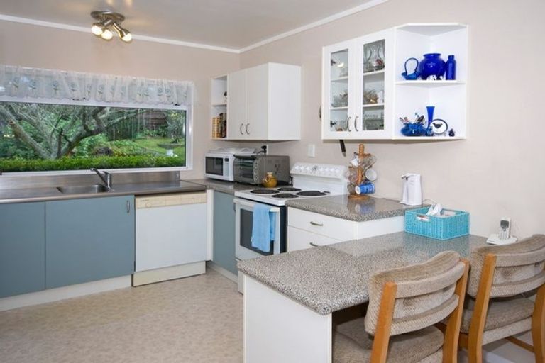 Photo of property in 7 Borrowdace Avenue, Botany Downs, Auckland, 2010