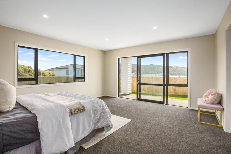 Photo of property in 4 Omaka Place, Aotea, Porirua, 5024