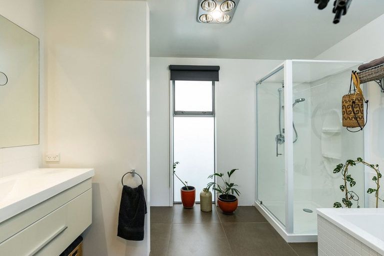 Photo of property in 11 Glentui Place, Waikawa, Picton, 7220