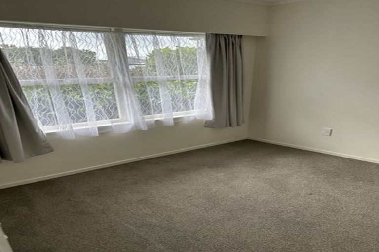 Photo of property in 3/2 Tobruk Crescent, Milford, Auckland, 0620