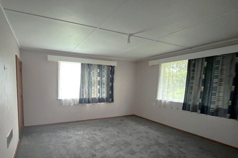 Photo of property in 7 Cumberland Grove, Cannons Creek, Porirua, 5024