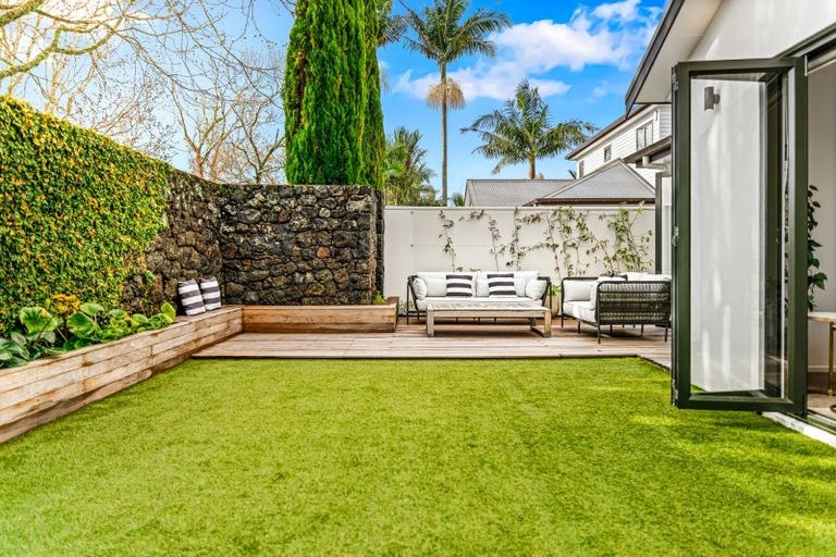 Photo of property in 49a Dignan Street, Point Chevalier, Auckland, 1022