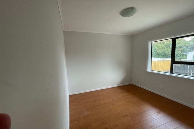 Photo of property in 1 Sunburst Street, Papakura, 2110