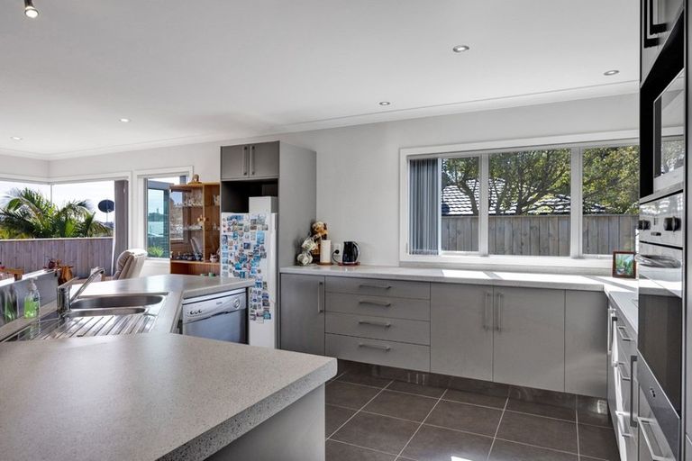 Photo of property in 4a Marchant Place, Westown, New Plymouth, 4310