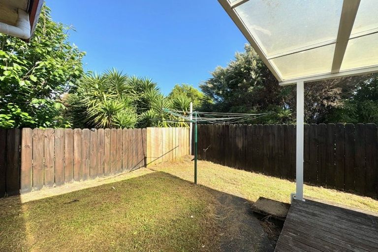 Photo of property in 17 Horlicks Place, Randwick Park, Auckland, 2105
