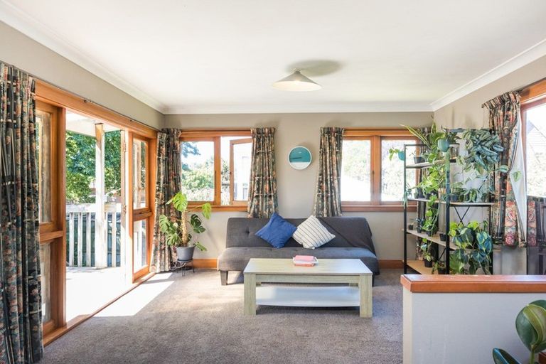 Photo of property in 28 Karina Terrace, Roslyn, Palmerston North, 4414