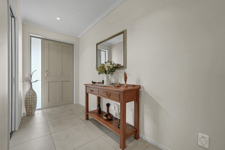 Photo of property in 11 Murray Becroft Avenue, Henderson Valley, Auckland, 0612