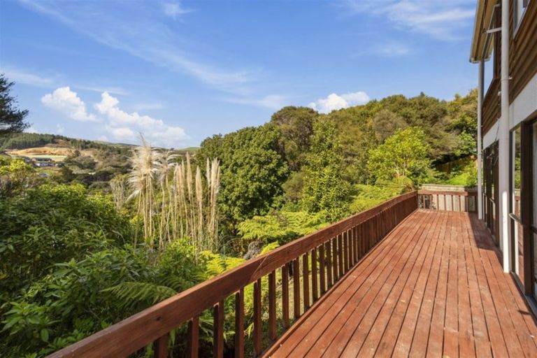 Photo of property in 25 Exploration Way, Whitby, Porirua, 5024