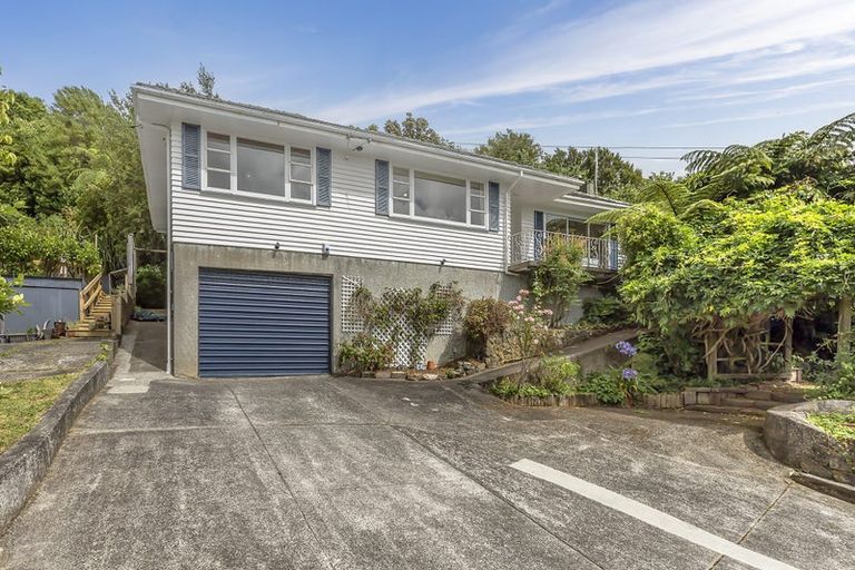 Photo of property in 30 Chester Road, Tawa, Wellington, 5028