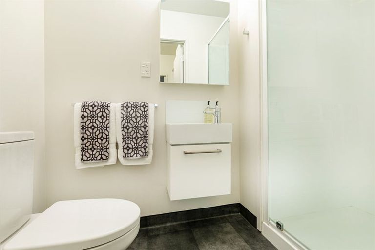 Photo of property in 402/160a Hobsonville Point Road, Hobsonville, Auckland, 0616