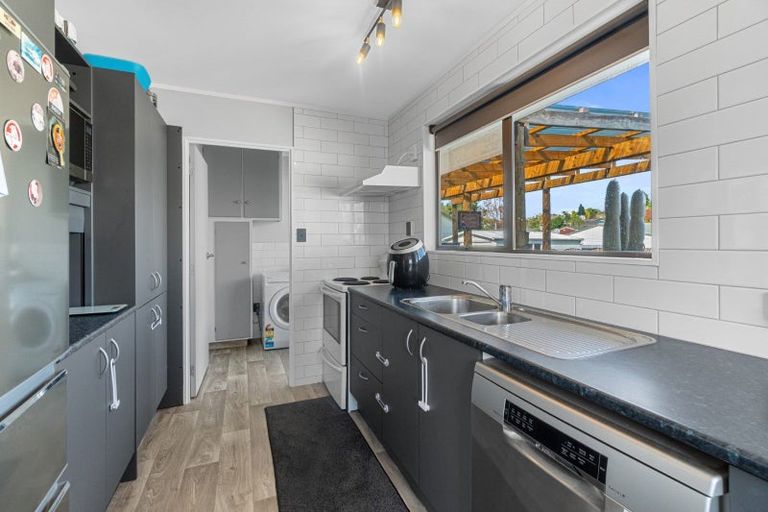 Photo of property in 6 Bradley Place, Nawton, Hamilton, 3200