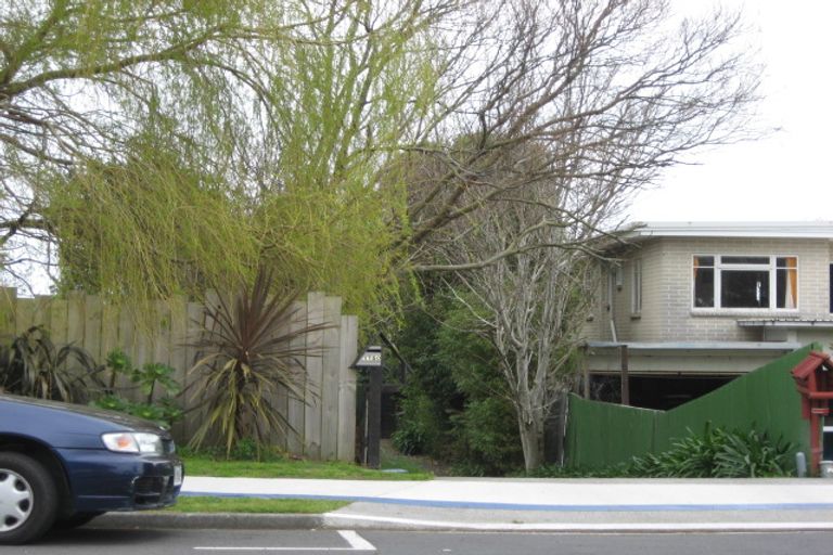 Photo of property in 1150 South Road, Oakura, 4314