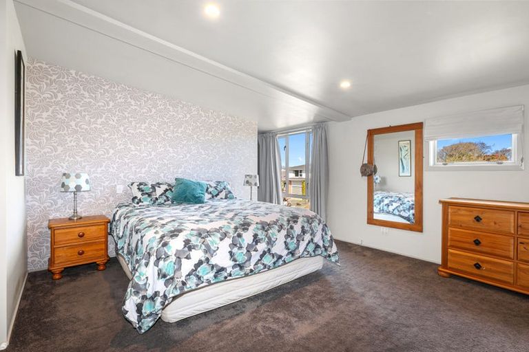 Photo of property in 48 Harrowdale Drive, Avonhead, Christchurch, 8042