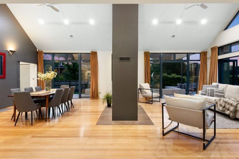 Photo of property in 105 Gladstone Road South, Dalmore, Dunedin, 9010