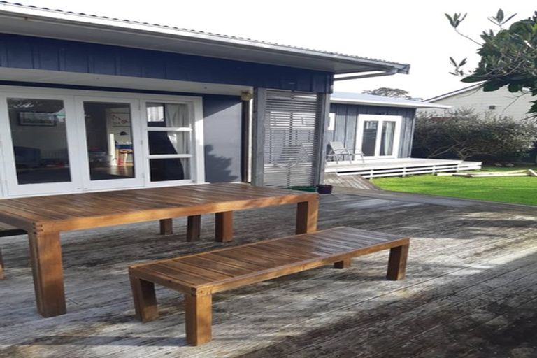 Photo of property in 2 Rainsford Street, Moturoa, New Plymouth, 4310