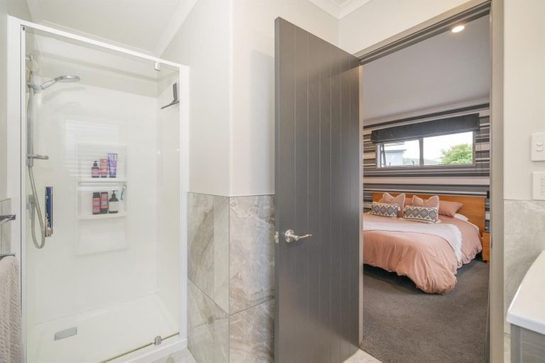 Photo of property in 2 Oscar Place, Whitianga, 3510