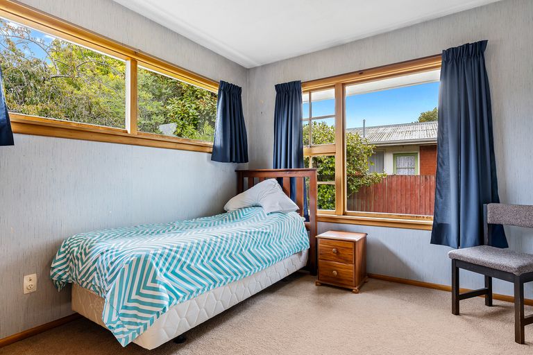 Photo of property in 7 Mirfield Place, Russley, Christchurch, 8042