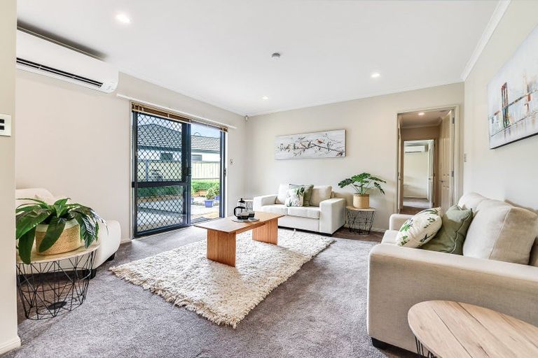 Photo of property in 52 Diomede Glade, Flagstaff, Hamilton, 3210