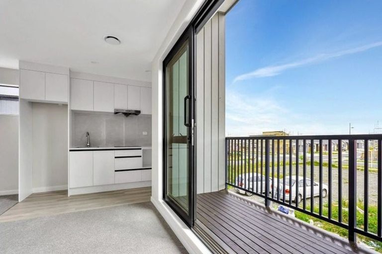 Photo of property in 24a Clayden Shuttleworth Street, Papakura, 2110