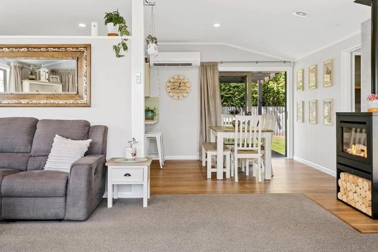 Photo of property in 76 Richmond Avenue, Richmond Heights, Taupo, 3330